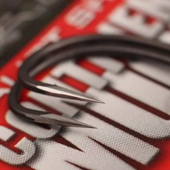 Terminal Tackle & Accessories GARDNER TACKLE 'SPECIALIST HAND SHARPENED' COVERT DARK CONTINENTAL MUGGA HOOKS